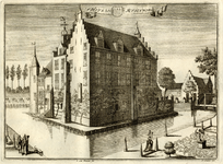 135385 Gezicht op het omgrachte kasteel Rijsenburg bij Driebergen met rechts op de achtergrond de bebouwing op de ...